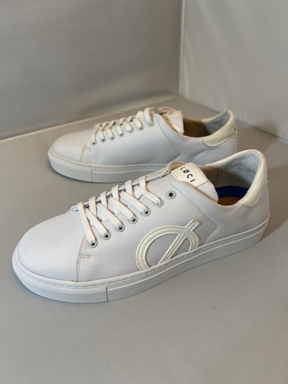 LOCI Luxury Low-Top Sneakers - Unisex EU 41. NWOB